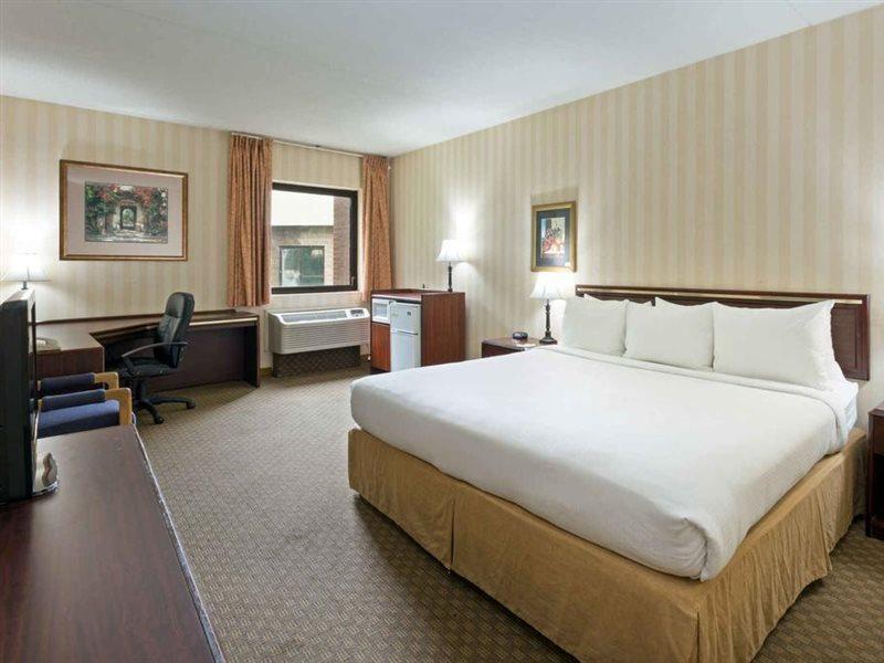 Days Inn & Suites By Wyndham Northwest Индианаполис Экстерьер фото