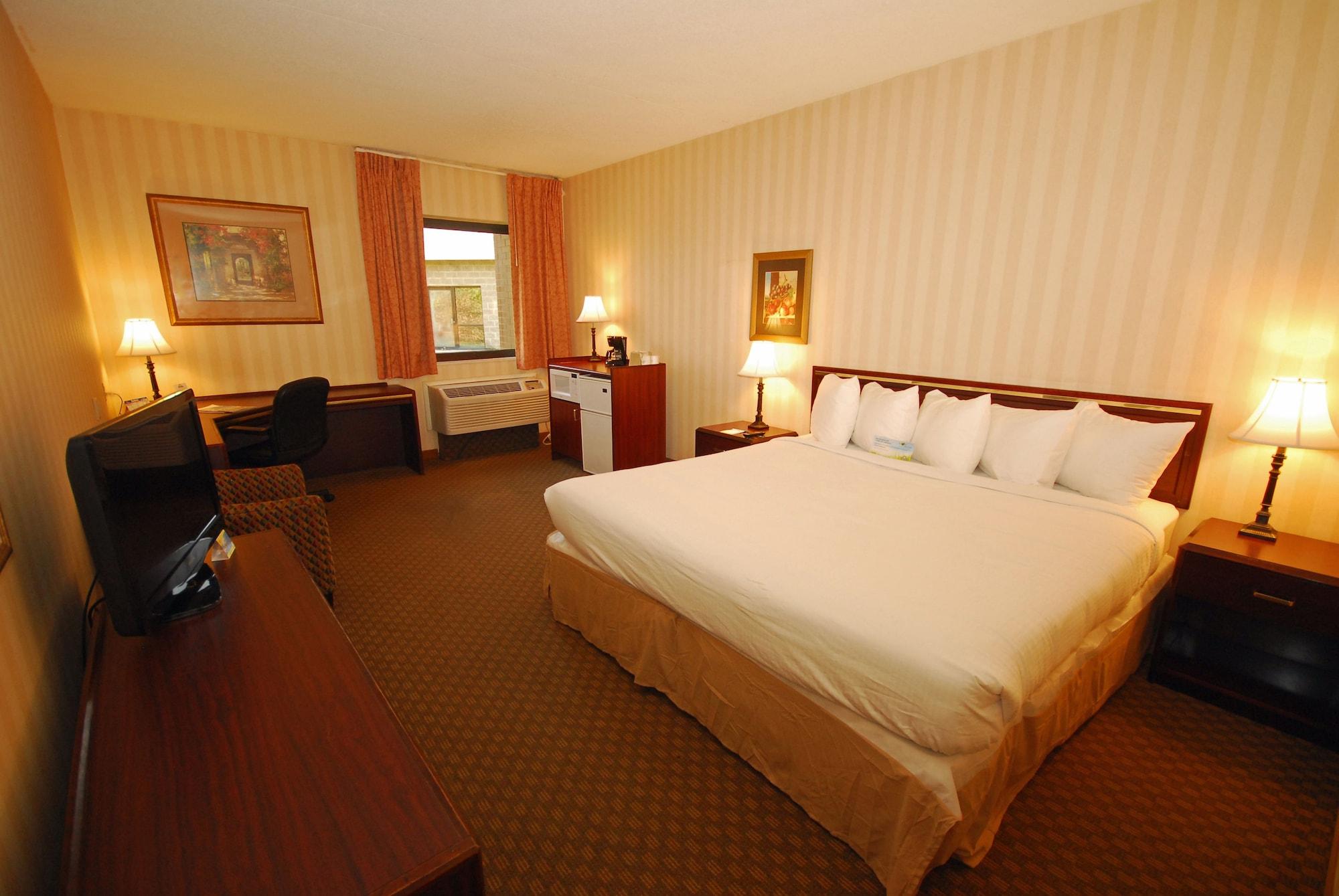 Days Inn & Suites By Wyndham Northwest Индианаполис Экстерьер фото