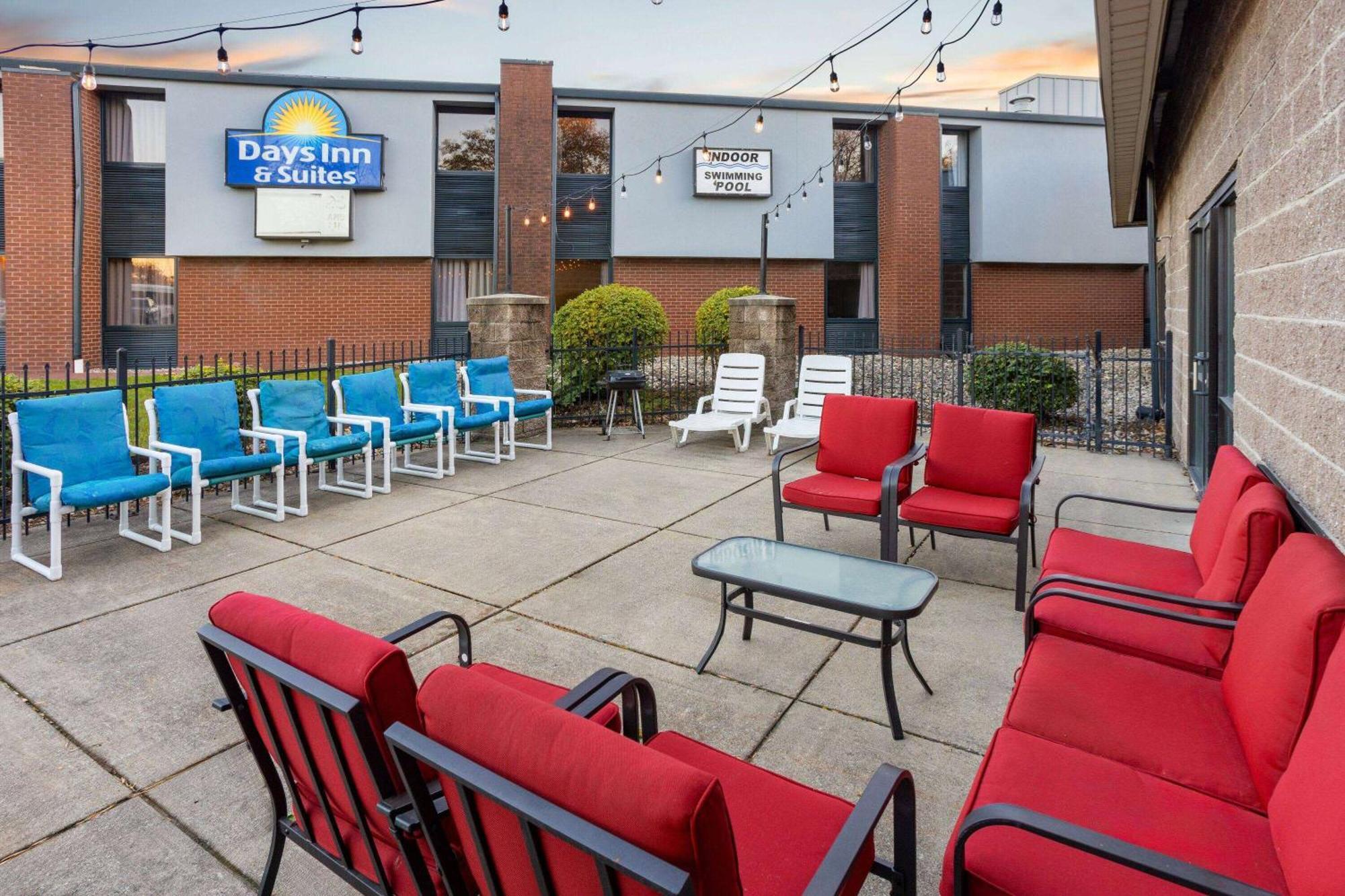 Days Inn & Suites By Wyndham Northwest Индианаполис Экстерьер фото