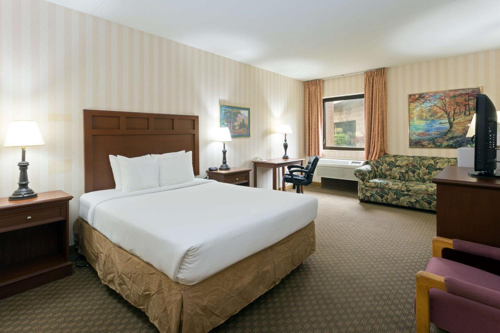 Days Inn & Suites By Wyndham Northwest Индианаполис Экстерьер фото